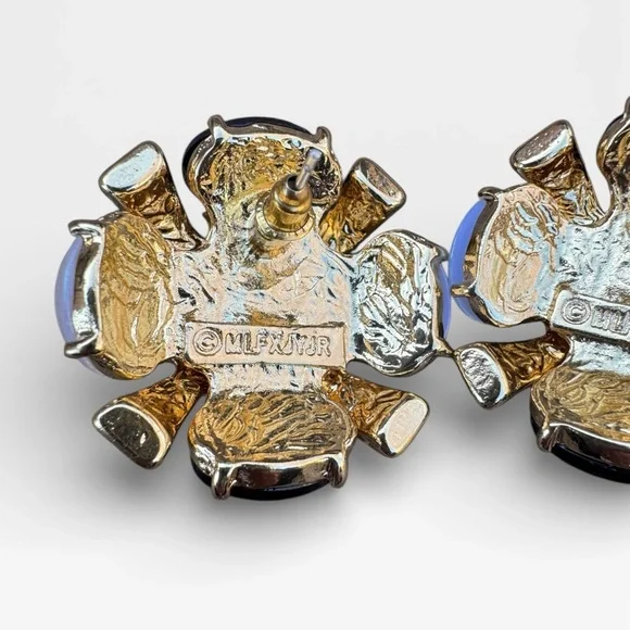 VINTAGE Onyx and Faux Mabe Pearl Cabochon Earrings - Picture 9 of 12